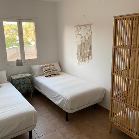 Bella Paula Apartment Es Pujols Luaran gambar